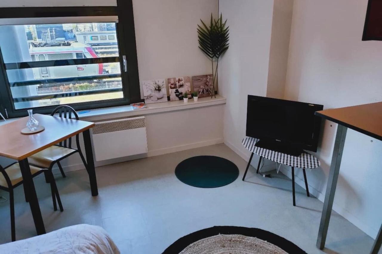 Studio Confortable Hyper Centre De Tours Apartment ภายนอก รูปภาพ